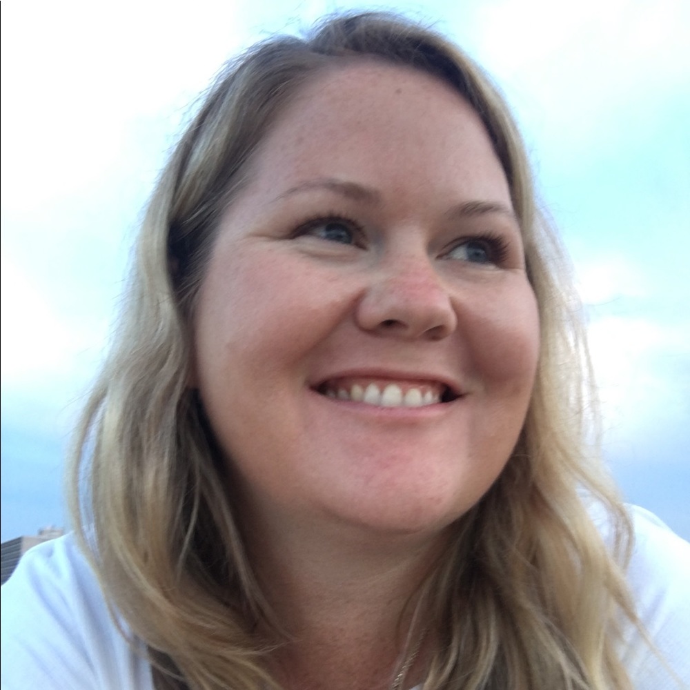 Meet your Posher, Elizabeth